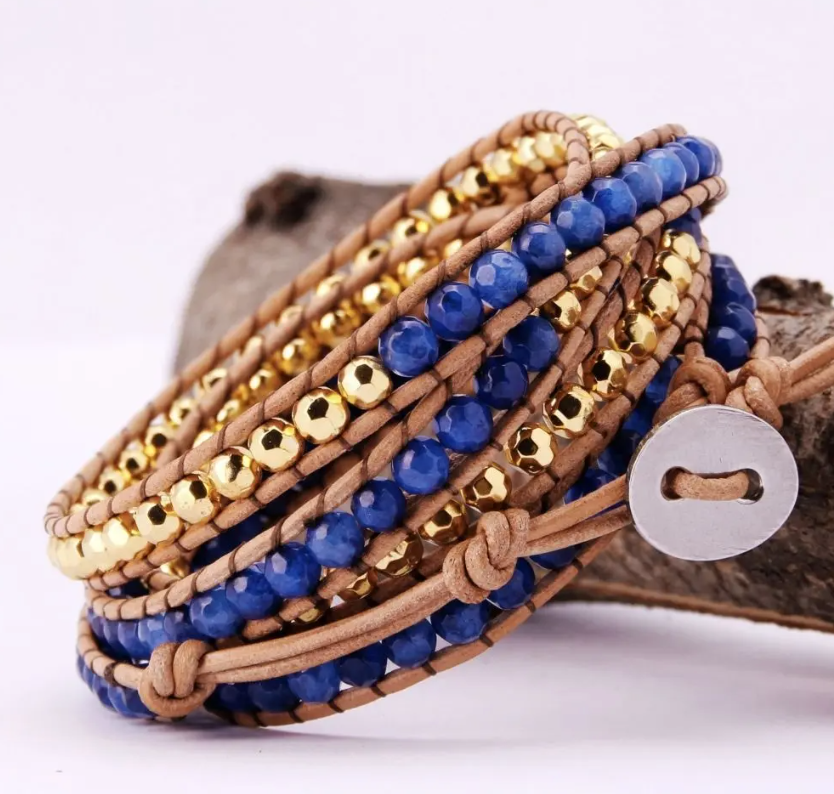 Bracelet Enveloppant d&#39;Harmonie &quot;Jade Bleu et Éclat Cristallin&quot;